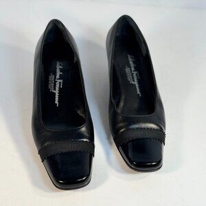 Women's size 6.5 Salvatore Ferragamo Pumps
